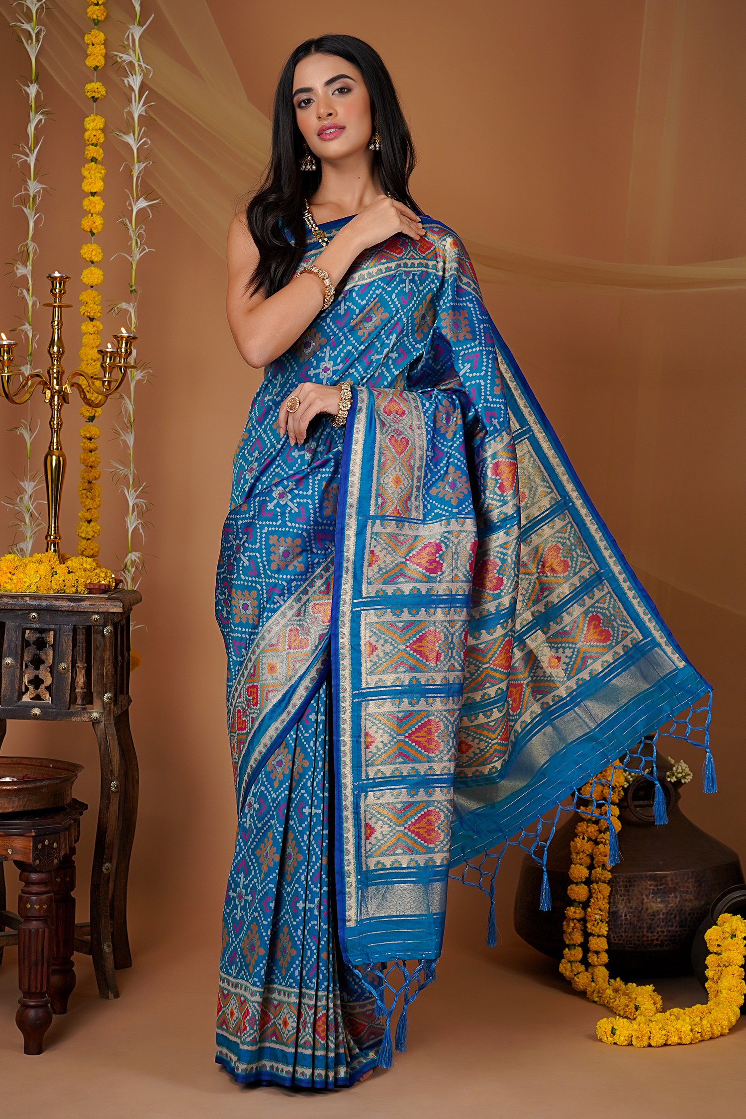 psaei3285b sky blue traditional patola woven saree in silk